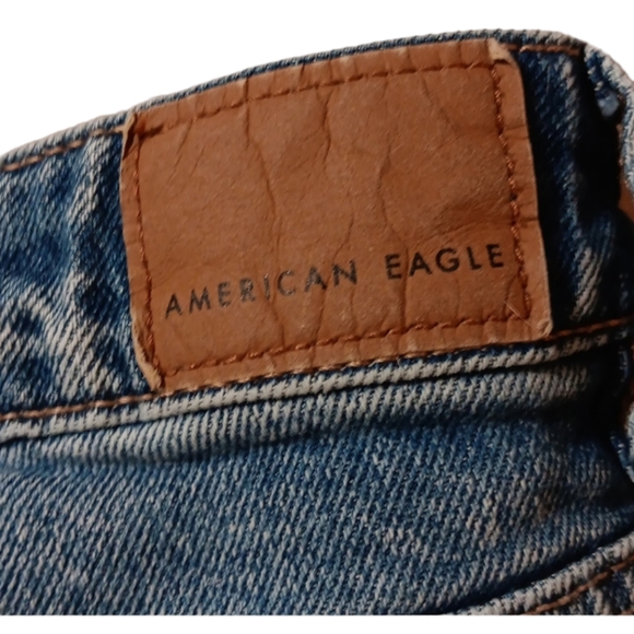 A7-American Eagle Super Stretch “Shortie” Dark Wash Shorts size 4 - Picture 3 of 5